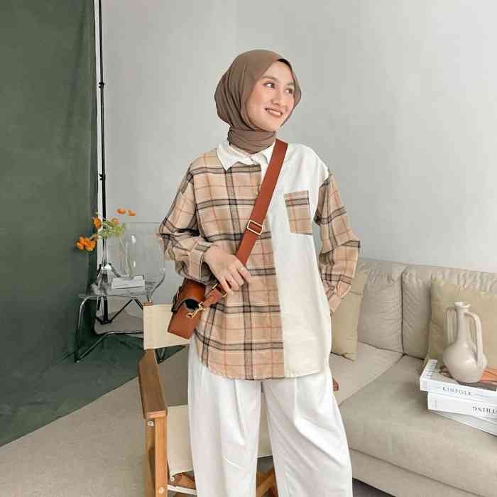 kombinasi kemeja flanel plaid dan flanel polos