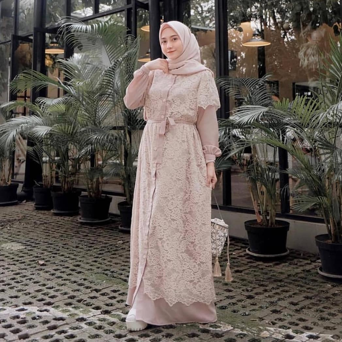 Gamis Brokat Kombinasi Satin Detail Pita
