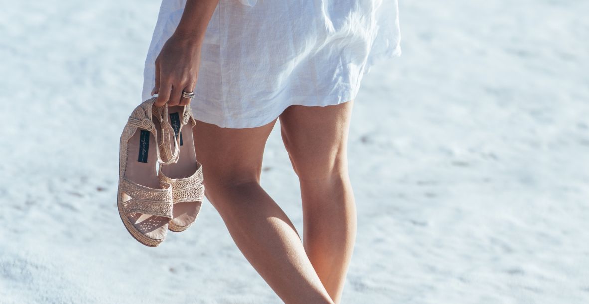 sandal pantai