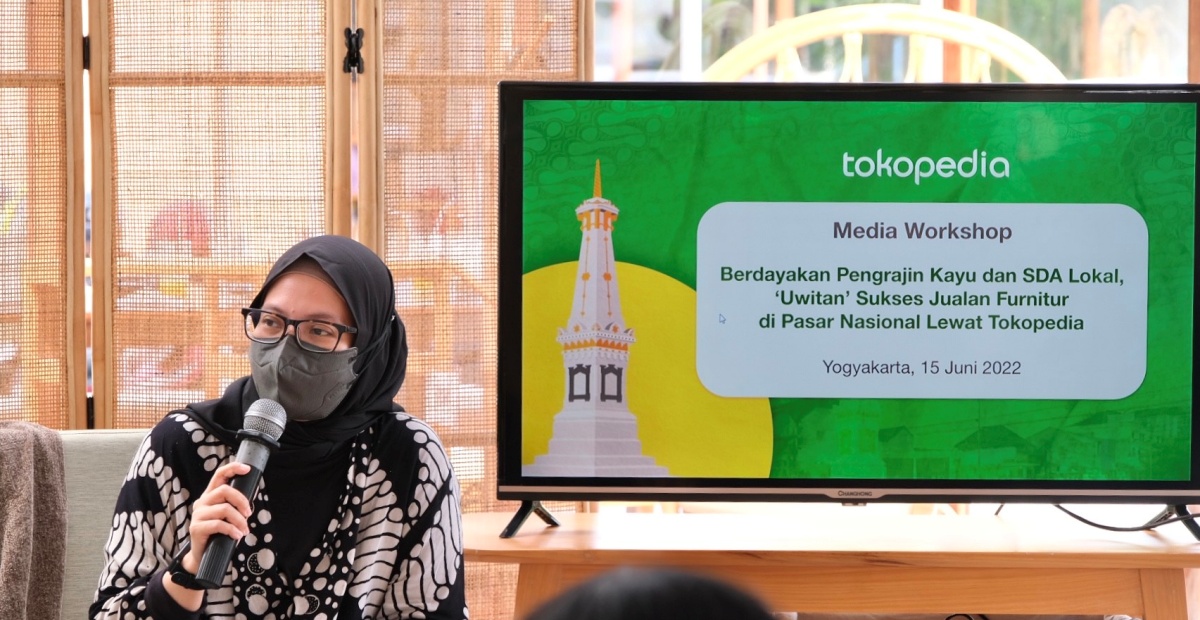 Berdayakan Pengrajin Kayu dan SDA Lokal, ‘Uwitan’ Sukses Jualan Furnitur di Pasar Nasional Lewat Tokopedia