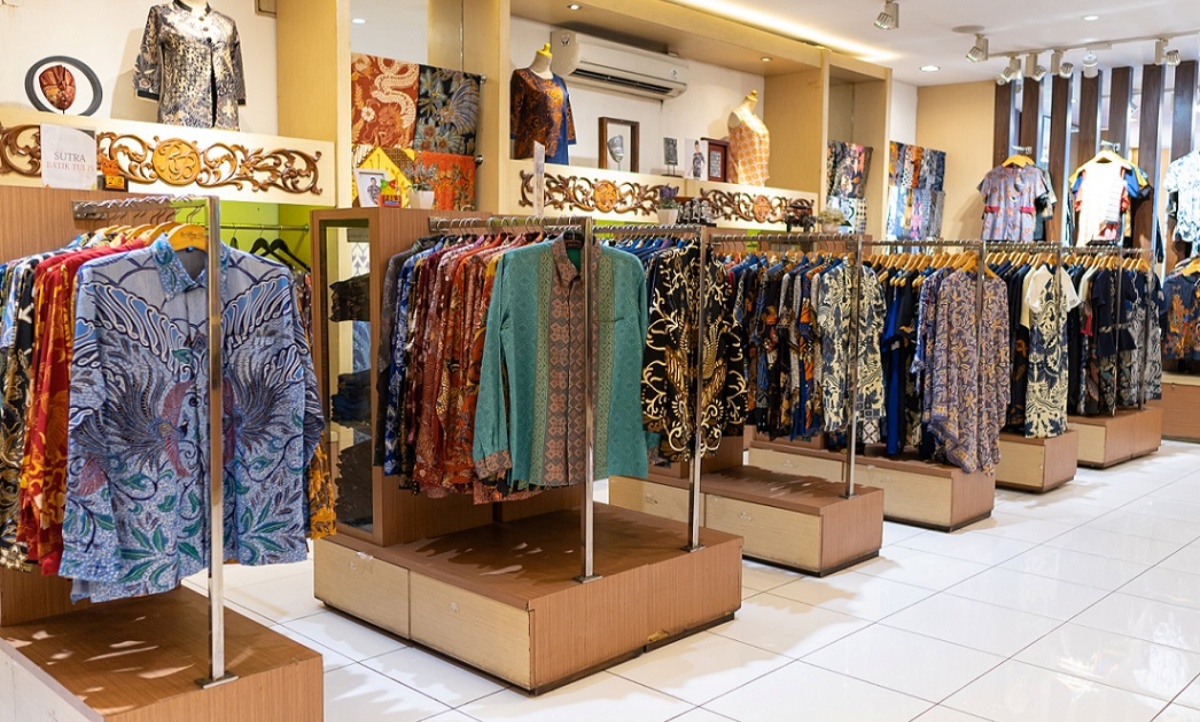Mix and Match Batik untuk Tampilan Kasual