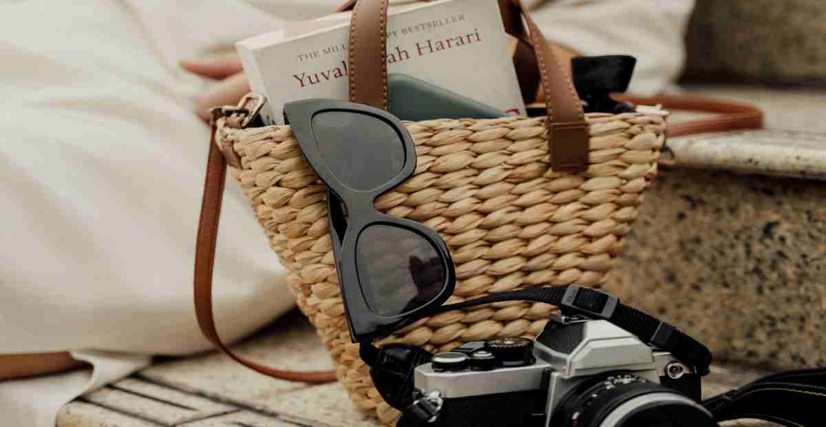 Mix and Match Tas Rotan untuk Outfit-mu