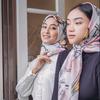Gambar Scarf Kerudung Kaea x Callalyli Chain Pink dari Kaea Scarf Official Kab. Bekasi 4 Tokopedia