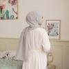 Gambar Hijab Ellysha ROMANSA LUXURY BARBIE SHAWL SOFT GREY dari Hijab Ellysha Official Kota Tangerang Selatan 4 Tokopedia