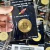 Gambar koin fisik bitcoin binance bnb doge - doge dari Getta Kota Tangerang Selatan 8 Tokopedia