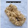 Gambar golden yellow satin silk scrunchie medium size dari Scrunchie Kab. Badung 2 Tokopedia