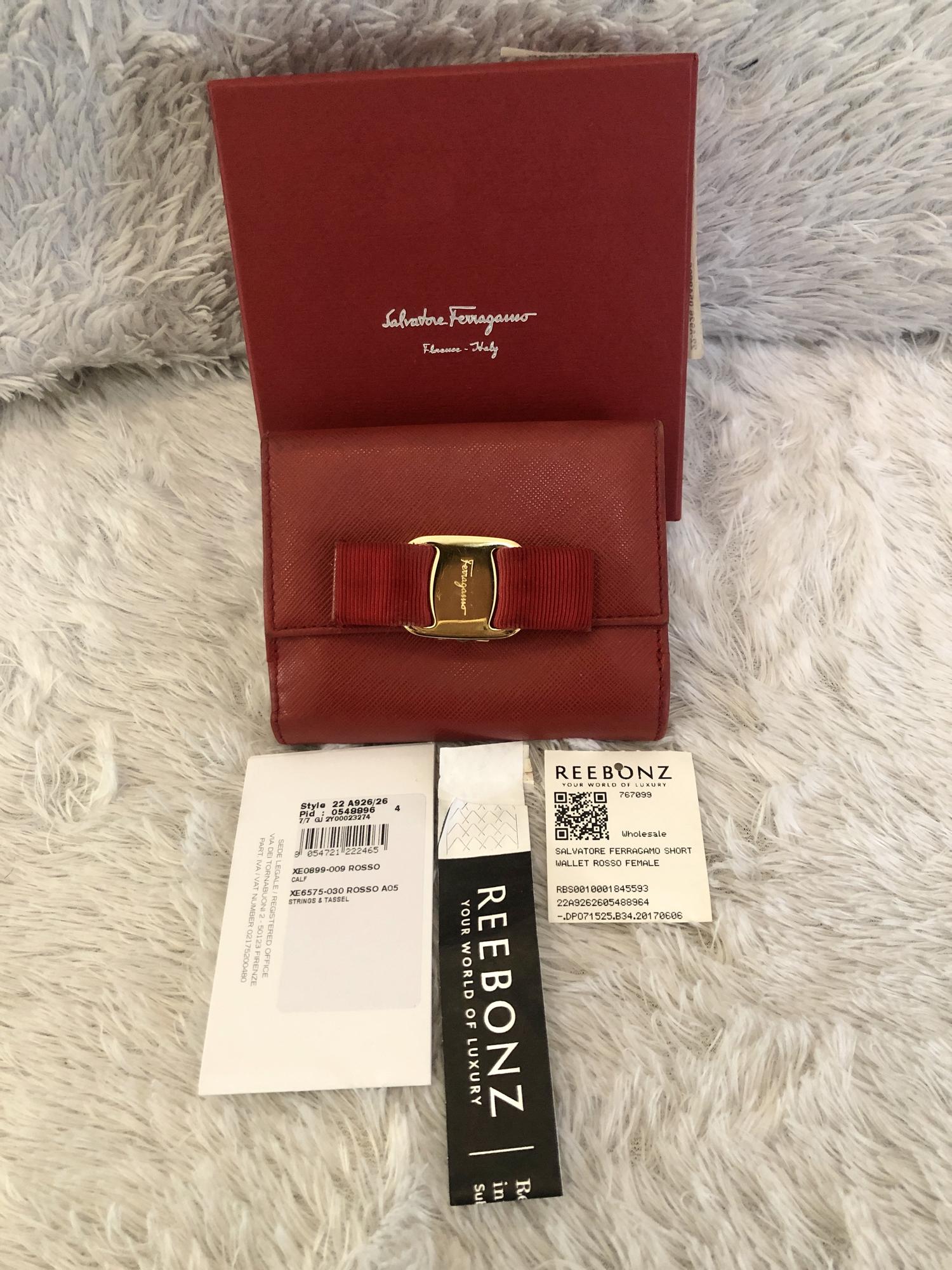 サルヴァトーレ フェラガモ パスポートケース