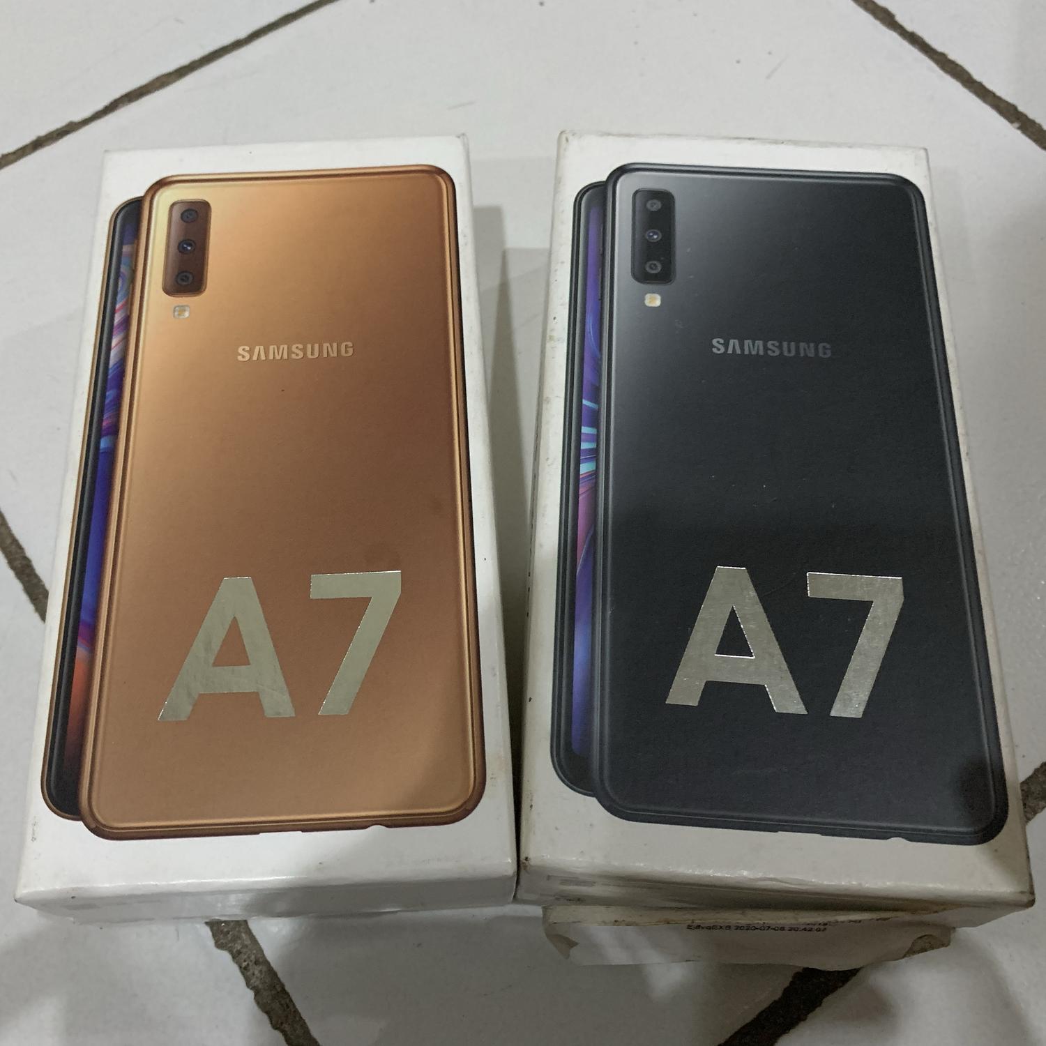 A7 Gold Samsung Galaxy A17 2018 Samsung Galaxy A7 2018 (128 GB