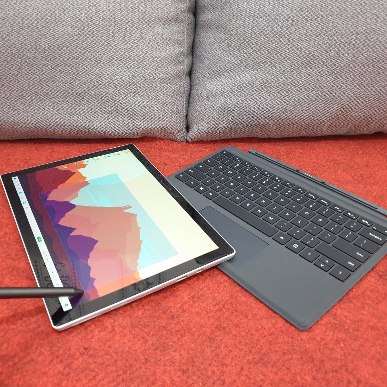 【保証付】SurfacePro6 RAM8GB Office2021付き 保証付】SurfacePro6黒RAM8GB Office2021付き