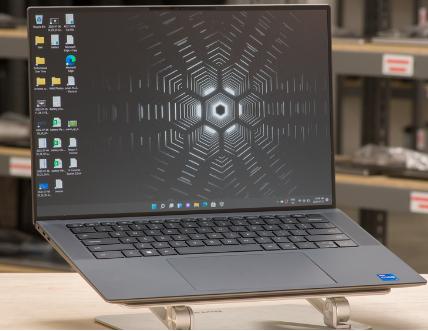 dell inspiron 5570 cele3865U 8G M2/256G SSD 中古