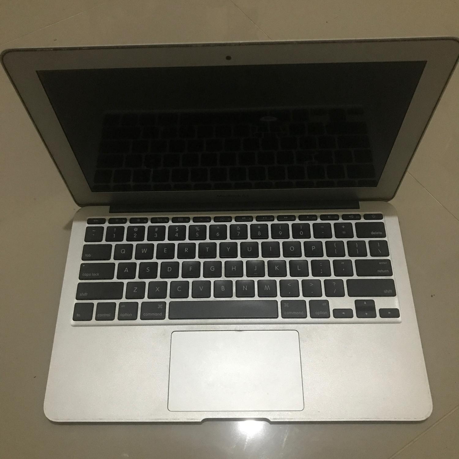 格安！MacBook Air 11inch, Mid 2013 SSD256GB（MacBook Air 11