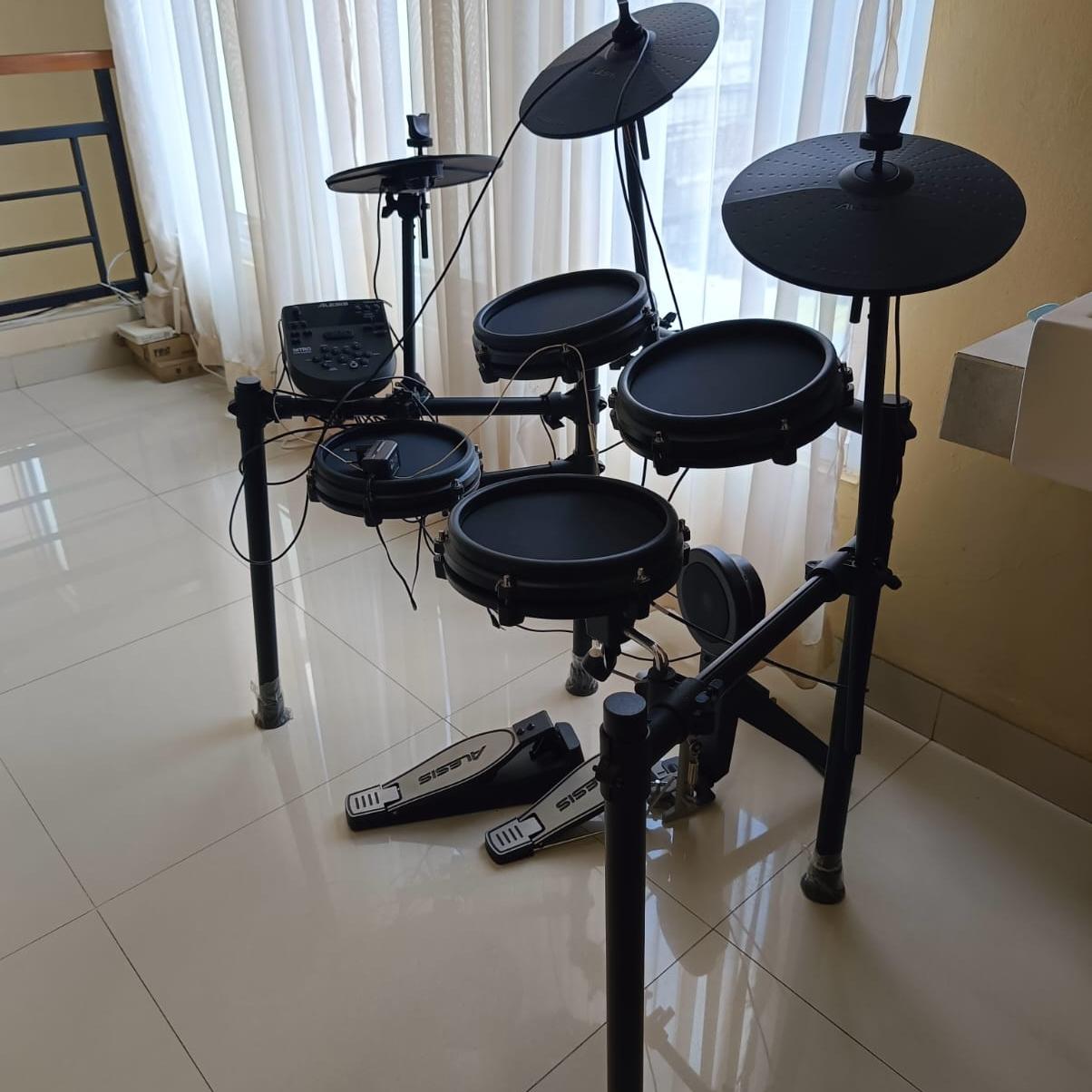 美品】Alesis NITRO MESH電子ドラムSpecialEdition 奪う