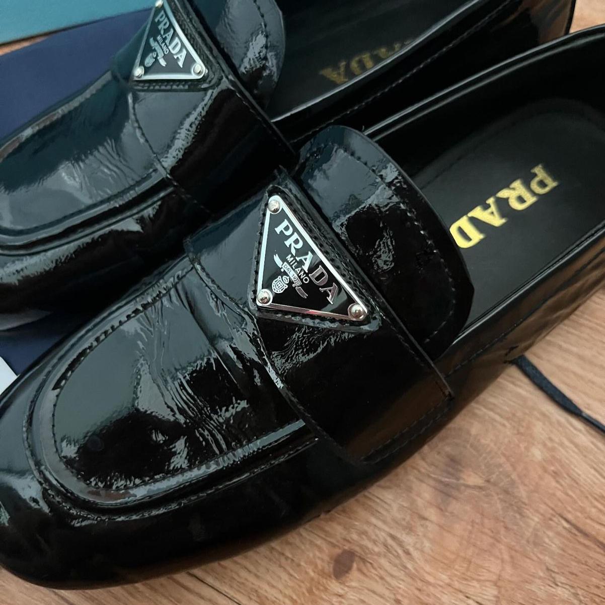 PRADAプラダモノリスポインテッドトゥ ローファー 37.5 RE nylon