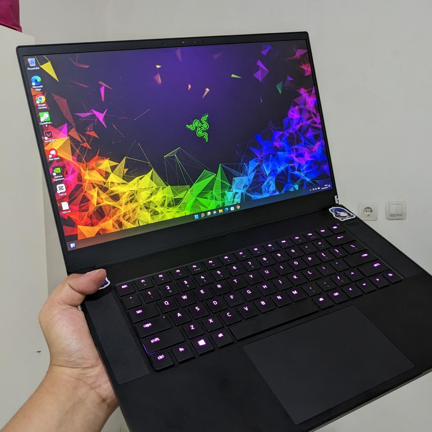 razer なっ blade 15 advanced /ハイエンドRTX3070