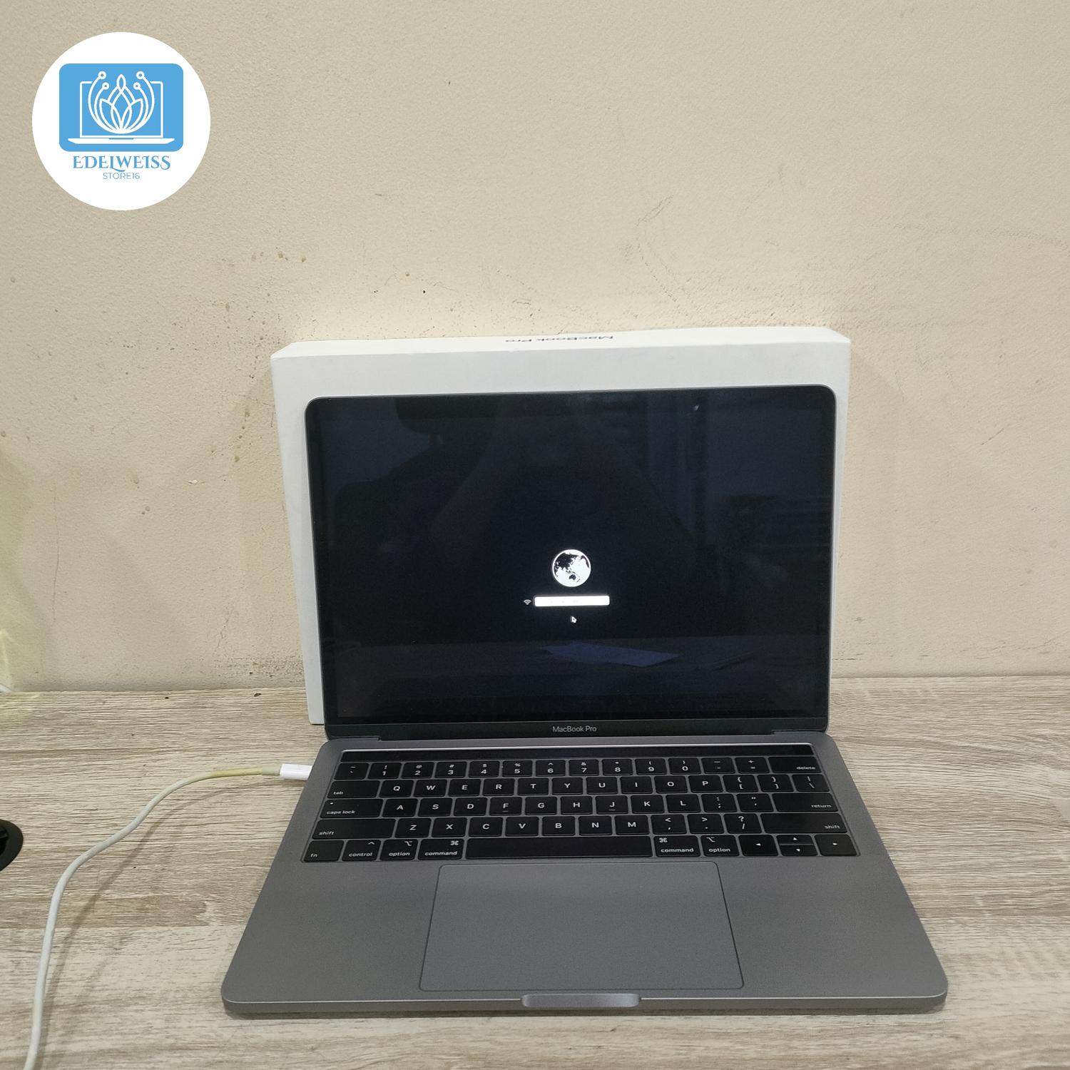 MacBook Pro/2019/SSD128GB/メモリ8GB Amazon.com: Apple 2019 MacBook Pro with 2.8GHz Intel Core i7 (13