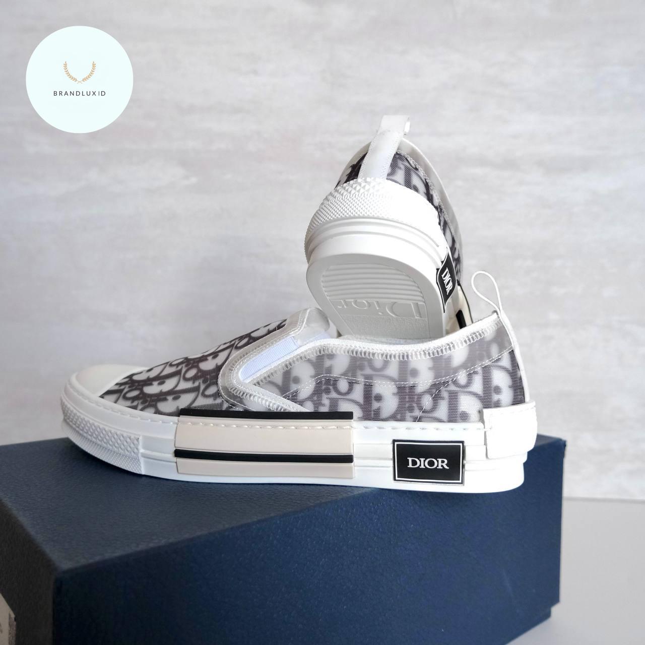 Dior B23 Slip Christian Dior Slip On Sneakers Dior White Oblique - Main Image