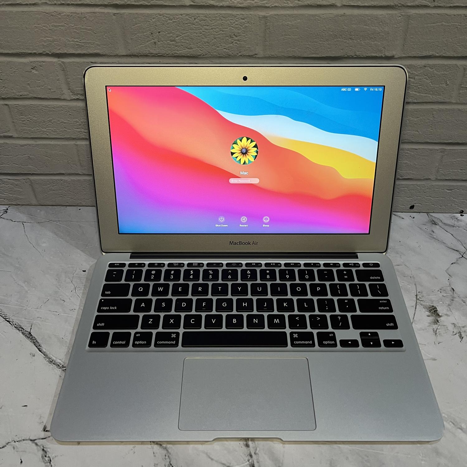 美品 MacBookAir 2015 i7 2.2Ghz 8Gb 11inch 優良美品 MacBookAir 2015 i7 2.2Ghz 8Gb 11インチ Jual Macbook Air