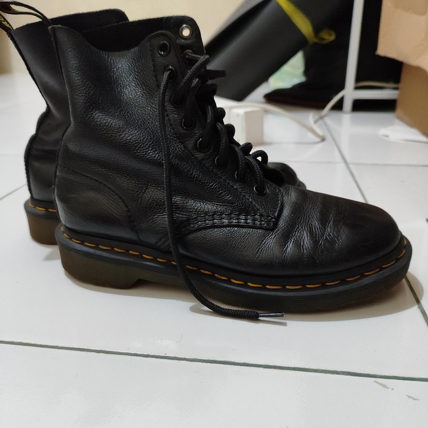 Kalinga Ashok Jadon Dr Martens Black Friday Hotel Kalinga Dr