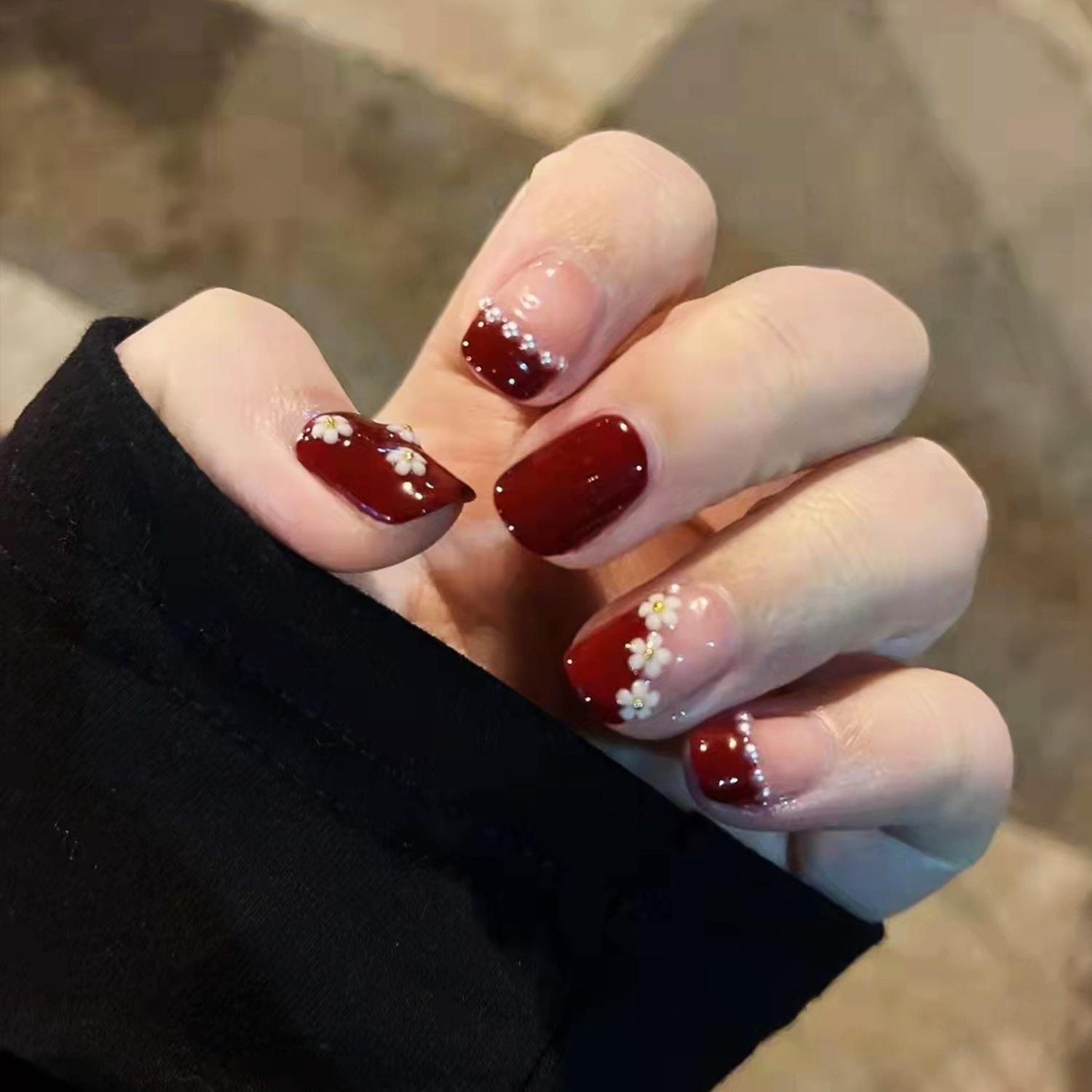 Nail Art Maroon for Short Tips