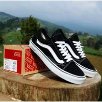 harga sepatu vans old skool di vans store