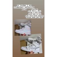 Jual Air Jordan 1 Mid Iridescent Model \u0026 Desain Terbaru - Harga June 2022
