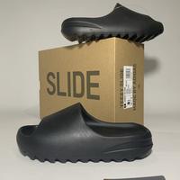 black yeezy slide