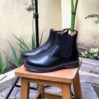 dr martens chelsea boots black smooth