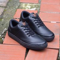 sneakers men black