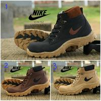 sepatu nike boots