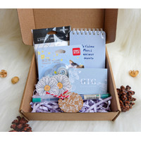 Hadiah / Gift Box / Hampers / Graduation Box / Alat Tulis Set 01