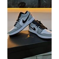 Jual Air Jordan 1 Mid Smoke Grey Model \u0026 Desain Terbaru - Harga May 2022