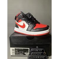 Jual Air Jordan 1 Mid Black White Red Murah - Harga Terbaru 2022