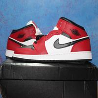 Jual Air Jordan 1 Mid Chicago Black Toe Model \u0026 Desain Terbaru - Harga May  2022