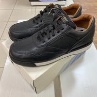 sneakers in leather