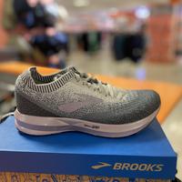 Jual Brooks Levitate Model \u0026 Desain 