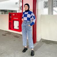 Mom Jeans Model Terkini June 2022