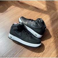 black mid air force 1