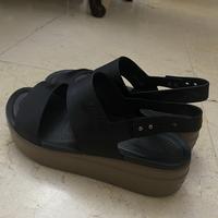 Preloved crocs size 40
