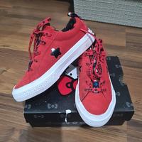 one star hello kitty converse