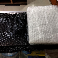 Bubble Wrap 125cm x 1meter Hitam dan Putih