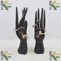PAJANGAN AKSESORIS KAYU UNIK MODEL SEPASANG TANGAN-tanpa cincin, 2 pcs