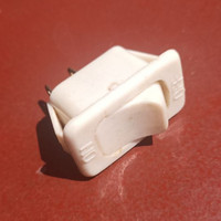 Saklar On Off Dispenser Saklar Stabiliser Adaptor Charger Sedang