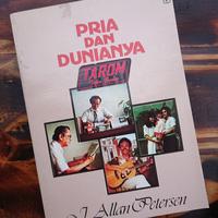 PRIA DAN DUNIANYA : J. Allan Petersen