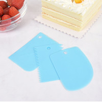 Scrapper Scrap Perapih Pengikis Perata Cream Tart Dekorasi Kue Ultah