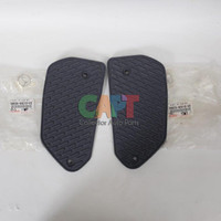 RARE Parts 1 SET Penjepit Karpet / Pijakan Kaki Pintu Tengah / Belakang Injakan Jepit Land Cruiser VX VXR 80 VX80 HDJ HZJ FZJ Original Ori Plate Floor Mat Tidak Dijual Terpisah 58625-60010 58626-60010