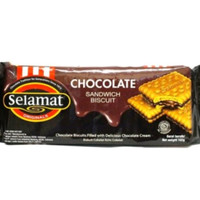 Biskuit Selamat Chocolate Sandwich Biscuit 102 Gram Biskuit Coklat Enak Cocok Untuk Keluarga