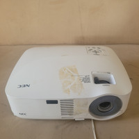 PROYEKTOR NEC VT 700 3000