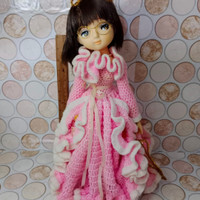 doll home Made dengan kostum rajut