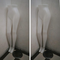 patung kaki perempuan plastik