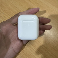 Airpods 2 with wireless charging case